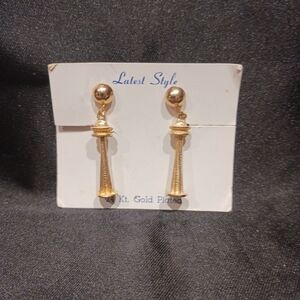 Vintage 24k Gold Plated Seattle Space Needle Earrings. Old Stock